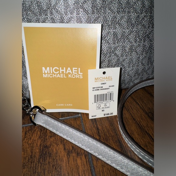 WT Michael Kors Jet Set Charm Large Dome Crossbody Bag in Silver! Used Twice! - Picture 3 of 3